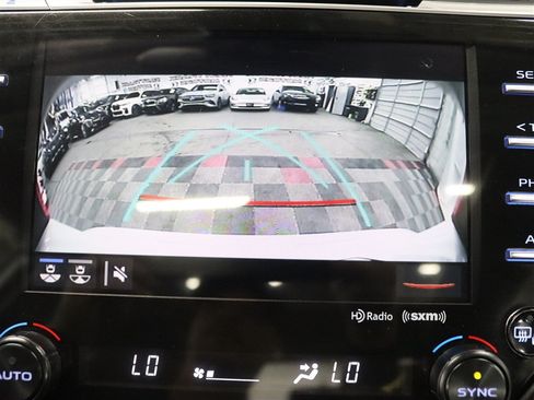 Used 2020 Toyota Camry XLE FWD image 32