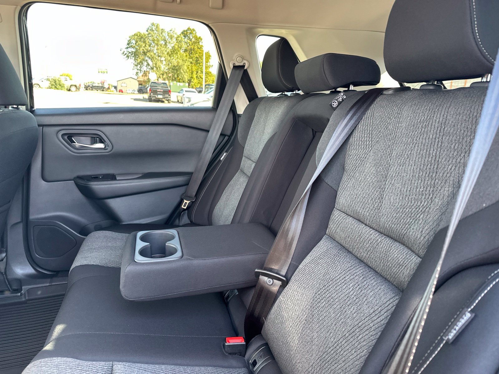 Used 2026 Nissan Rogue SV AWD/4WD image 17