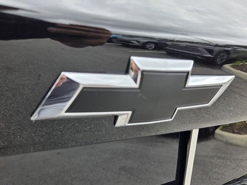 New 2026 Chevrolet Trax RS w/ Sunroof Package FWD image 33