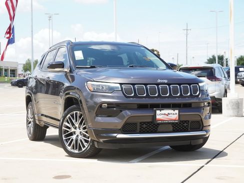 Used 2022 Jeep Compass Limited w/ Elite Group AWD/4WD image 2