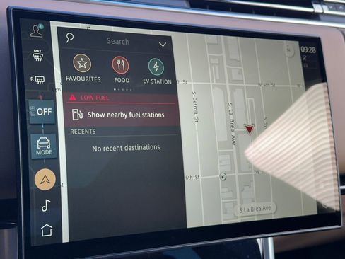 New 2026 Land Rover Range Rover SE image 20