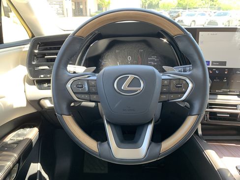 Certified 2025 Lexus RX 350 Premium Plus w/ Accessory Package (Z1) FWD image 18