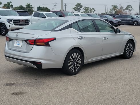 Used 2023 Nissan Altima 2.5 SV image 6