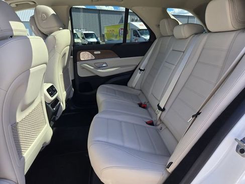 Used 2025 Mercedes-Benz GLE 450e 4MATIC image 5
