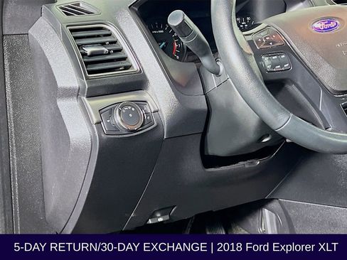 Used 2018 Ford Explorer XLT image 12