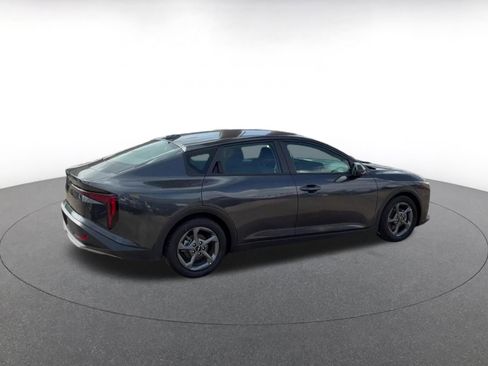 Used 2025 Kia K4 LXS image 12