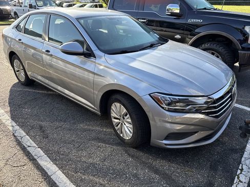 Used 2019 Volkswagen Jetta S w/ Driver Assistance Package image 4