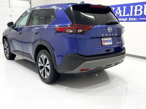 Used 2021 Nissan Rogue SV image 11