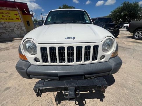 Used 2006 Jeep Liberty Sport AWD/4WD image 2