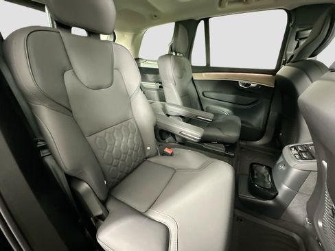 Certified 2025 Volvo XC90 T8 Plus w/ Protection Package Premier image 29