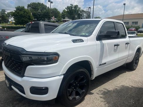 Used 2025 RAM 1500 Big Horn AWD/4WD image 3