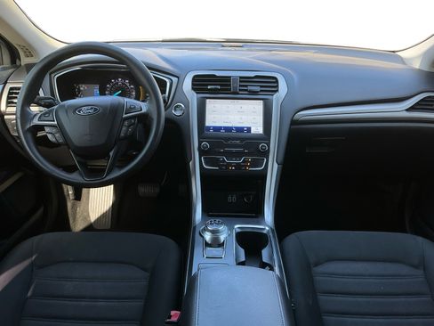 Used 2020 Ford Fusion SE FWD image 10