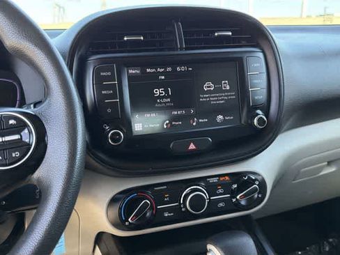 Used 2023 Kia Soul LX w/ LX Technology Package image 20