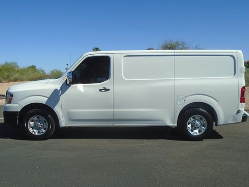 Used 2021 Nissan NV 2500 SV RWD image 2