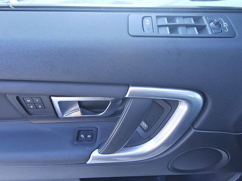 Used 2019 Land Rover Discovery Sport HSE image 22