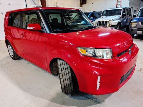 Used 2013 Scion xB image 8