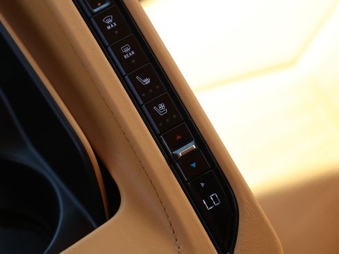 Used 2020 Chevrolet Corvette Stingray Premium Cpe w/ 3LT Preferred Equipment Group RWD image 43