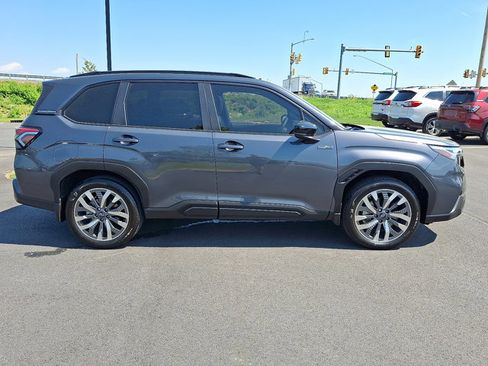 Used 2025 Subaru Forester Touring AWD/4WD image 8