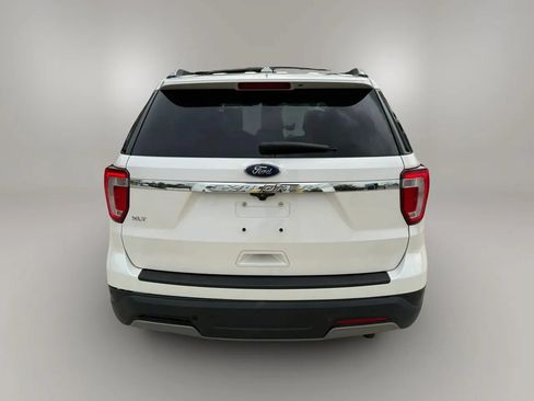 Used 2019 Ford Explorer XLT w/ Equipment Group 202A FWD image 6