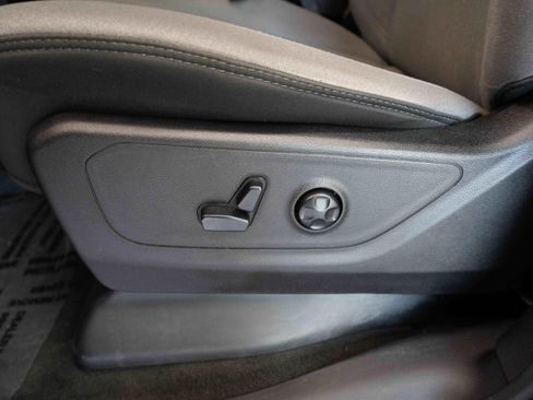 Used 2019 RAM 1500 Big Horn AWD/4WD image 12