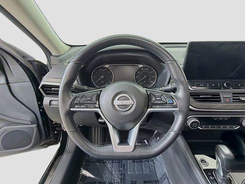 Used 2023 Nissan Altima 2.5 SL FWD image 31