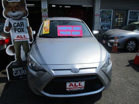 Used 2017 Toyota Yaris iA image 2