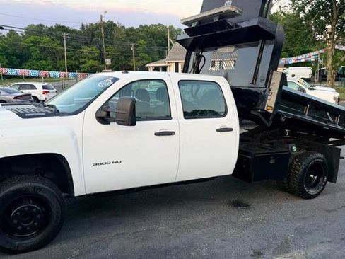 Used 2013 Chevrolet Silverado 3500 W/T RWD image 5