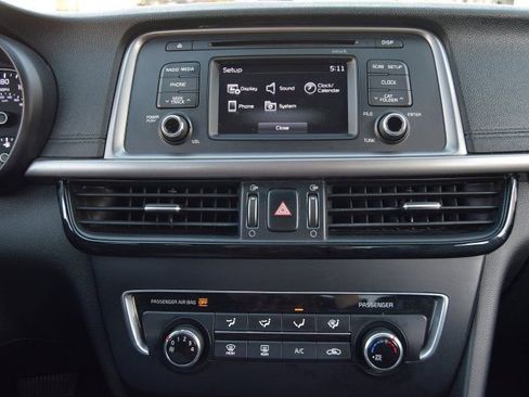 Used 2017 Kia Optima LX image 27