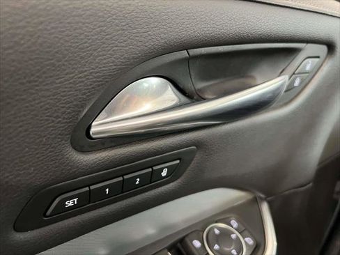 Used 2020 Cadillac XT4 Premium Luxury image 18