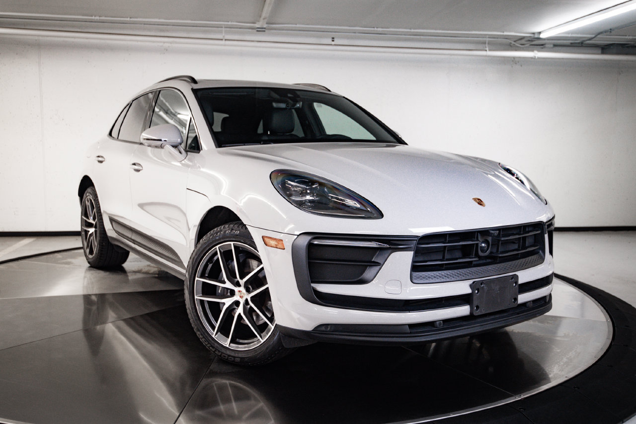 Certified 2024 Porsche Macan AWD/4WD image 9