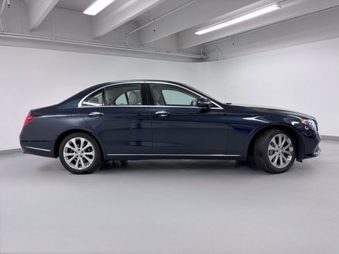 Used 2017 Mercedes-Benz E 300 4MATIC image 5