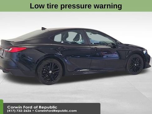 Used 2025 Toyota Camry SE image 9