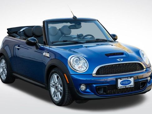 Used 2015 MINI Cooper S image 9