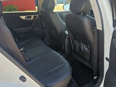 Used 2017 INFINITI QX70 2WD w/ Premium Package image 30