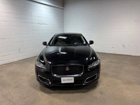 Used 2019 Jaguar XJ L Supercharged image 3