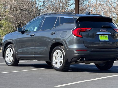 Used 2018 GMC Terrain SLE w/ Driver Convenience Package image 3