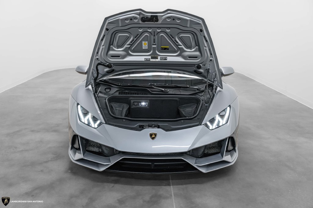 Used 2020 Lamborghini Huracan EVO AWD/4WD image 13