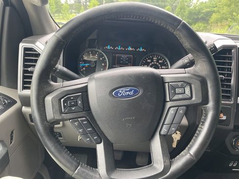 Used 2017 Ford F150 XLT w/ Equipment Group 302A Luxury RWD image 9