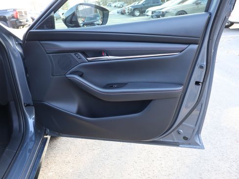 Certified 2025 MAZDA MAZDA3 Carbon image 9