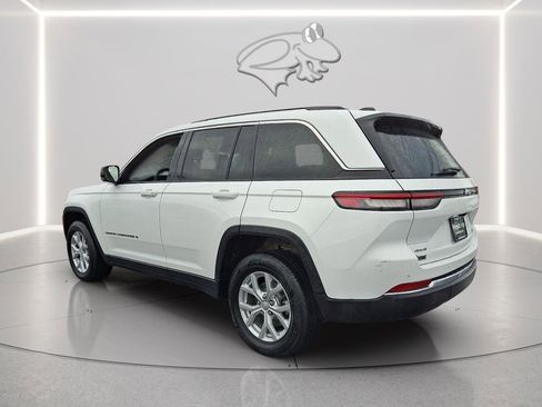 Used 2024 Jeep Grand Cherokee Limited AWD/4WD image 3