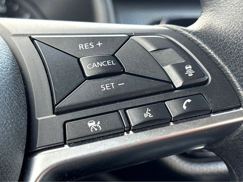 Used 2024 Nissan Kicks SV image 16