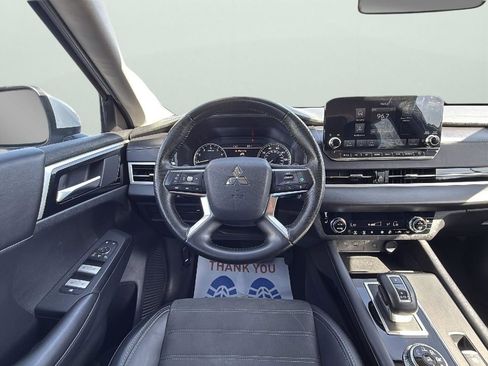 Used 2024 Mitsubishi Outlander SE image 13
