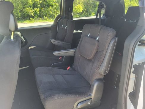 Used 2014 Dodge Grand Caravan SE FWD image 13