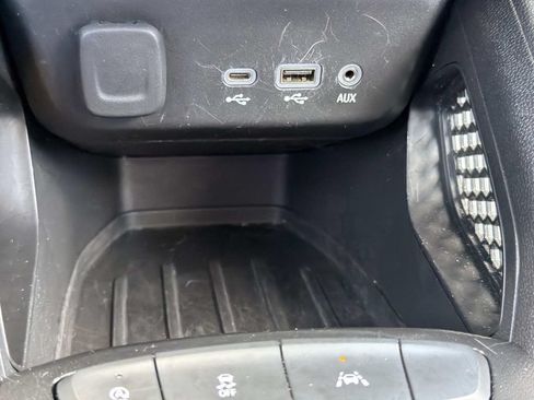Used 2023 Chevrolet TrailBlazer LT FWD image 18