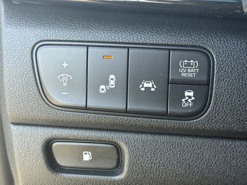 Used 2019 Kia Niro Touring image 22