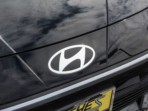 Certified 2024 Hyundai Elantra SEL FWD image 14