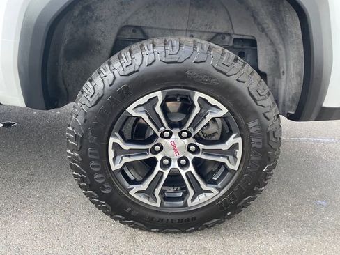 Used 2024 GMC Canyon AT4 w/ Technology Package image 16