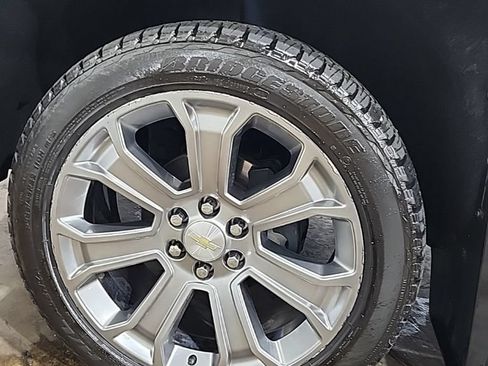 Used 2017 Chevrolet Silverado 1500 LT w/ All Star Edition AWD/4WD image 36