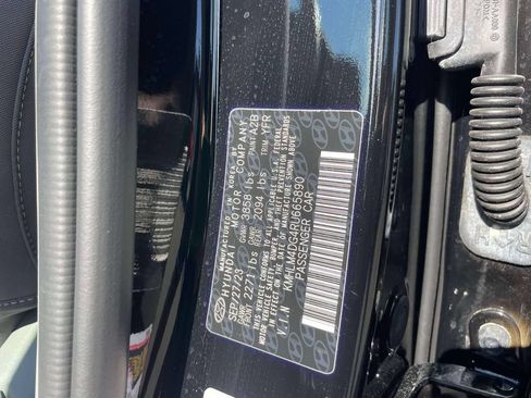 Used 2024 Hyundai Elantra SEL FWD image 16