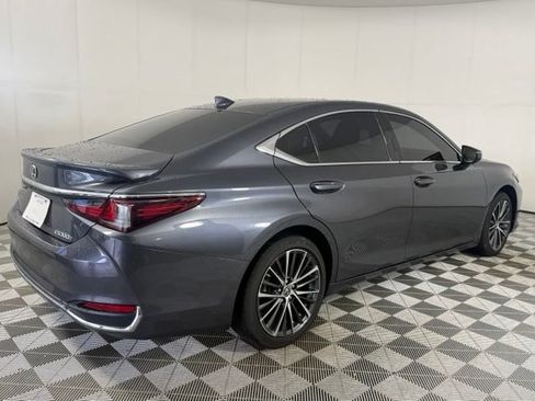 Used 2024 Lexus ES 300h w/ Premium Package FWD image 8